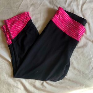CAPRI YOGA WORKOUT LEGGINGS